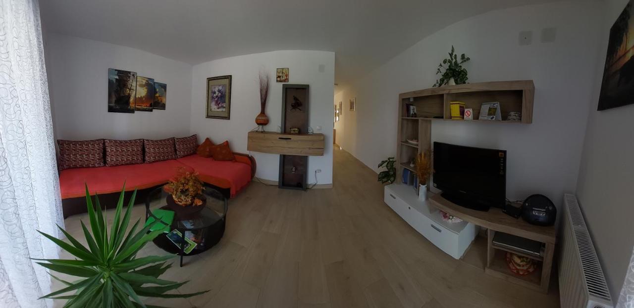 Apartman Sarm Srebrno Jezero Apartment Veliko Gradiste Bagian luar foto