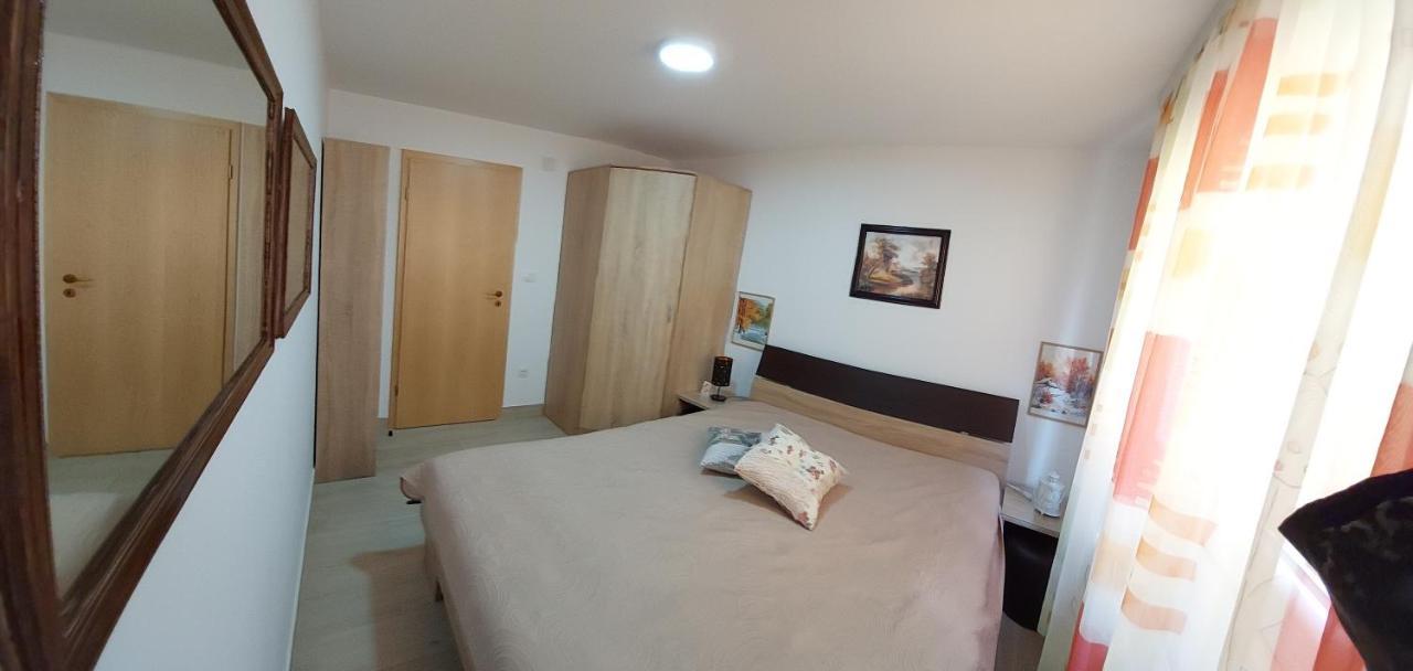 Apartman Sarm Srebrno Jezero Apartment Veliko Gradiste Bagian luar foto